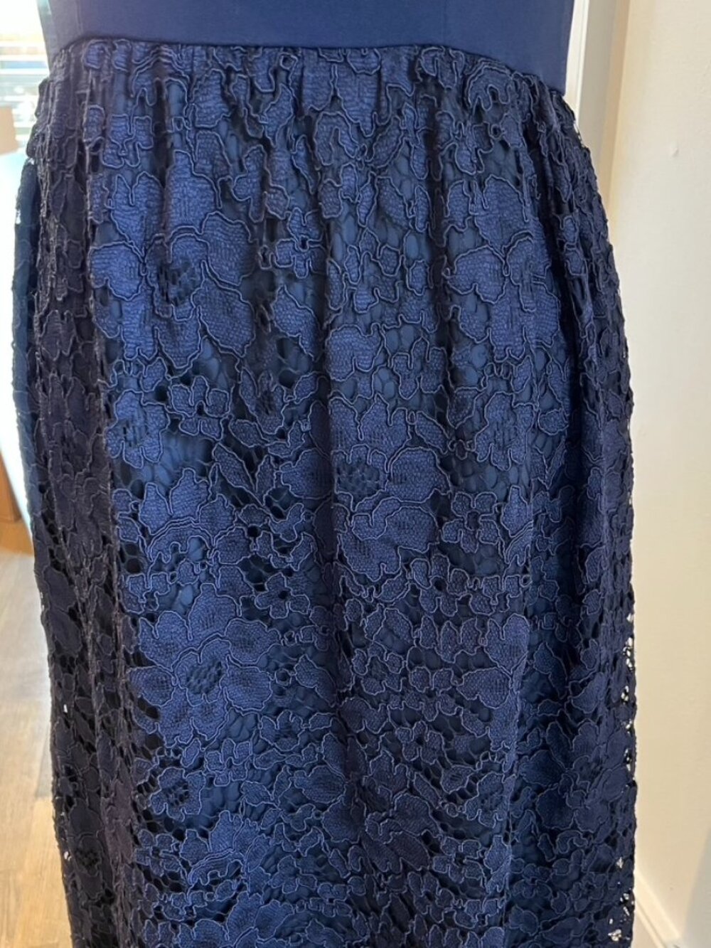 Shoshanna Navy Blue Sleeveless Midi Dress w/Solid Bodice, A-Line Lace Skirt, S:4 - Picture 8 of 11